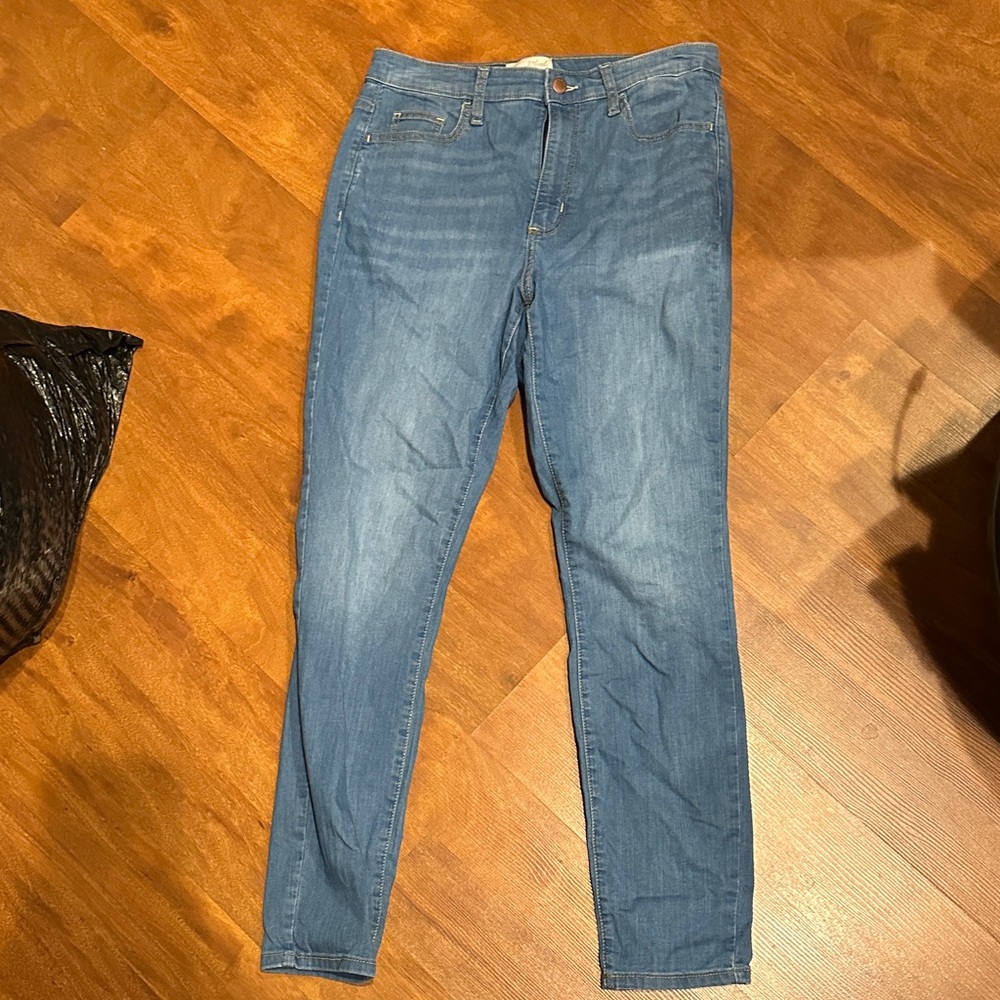 Universal Thread Light Blue Skinny Jeans